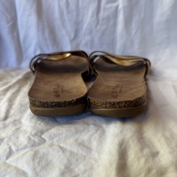 Kenneth Cole Reaction Frida People Chunky Sandal - Picture 2 of 4